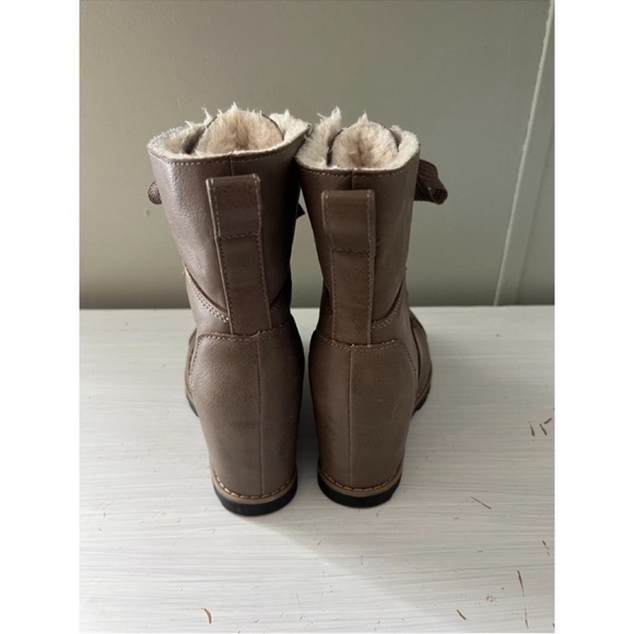 Universal Thread Katherine Lace Up Boot Tall Fur Fleece Grey Snow - Size 7 - Picture 4 of 8